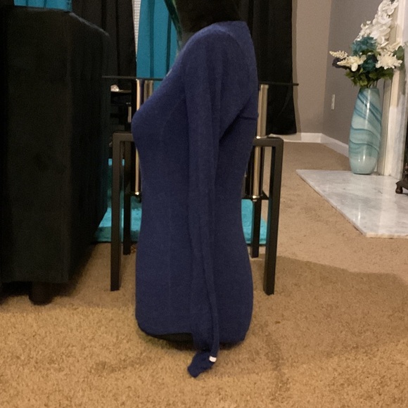 New Balance Women's Long Sleeve Athletic Crew Top in Dark Blue - Picture 3 of 6